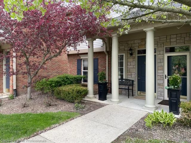 5349 Brookemonte Circle, Rochester, MI 48306