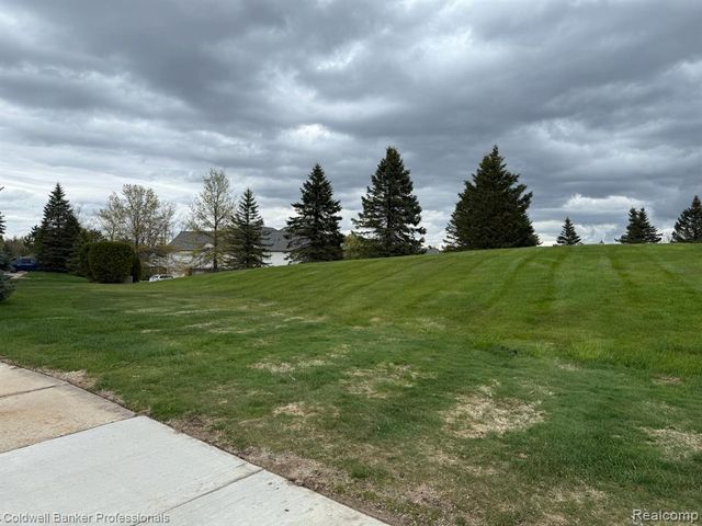 5349 Brookemonte Circle, Rochester, MI 48306