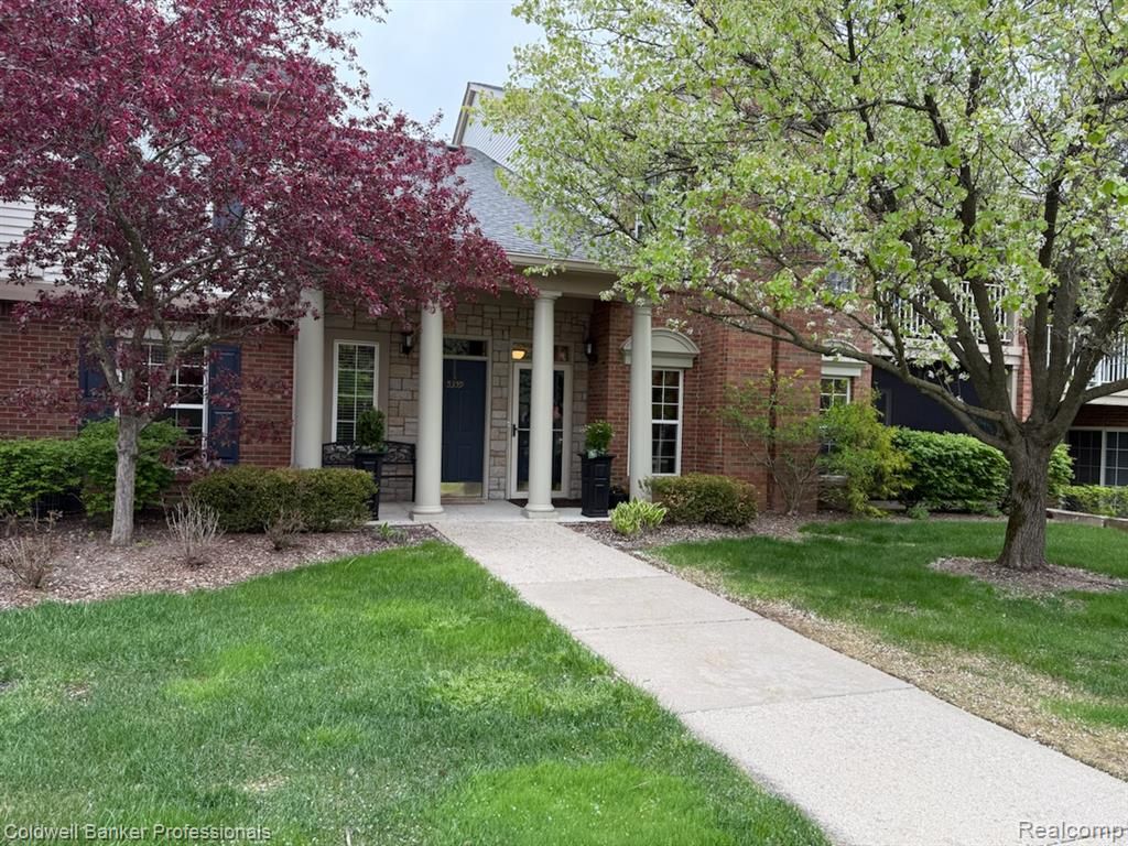 5349 Brookemonte Circle, Rochester, MI 48306