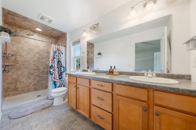 2184 W NOELLE LANE, Appleton, WI 54913