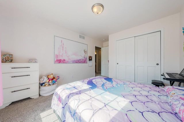 2184 W NOELLE LANE, Appleton, WI 54913