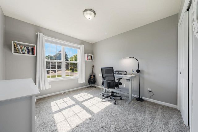 2184 W NOELLE LANE, Appleton, WI 54913