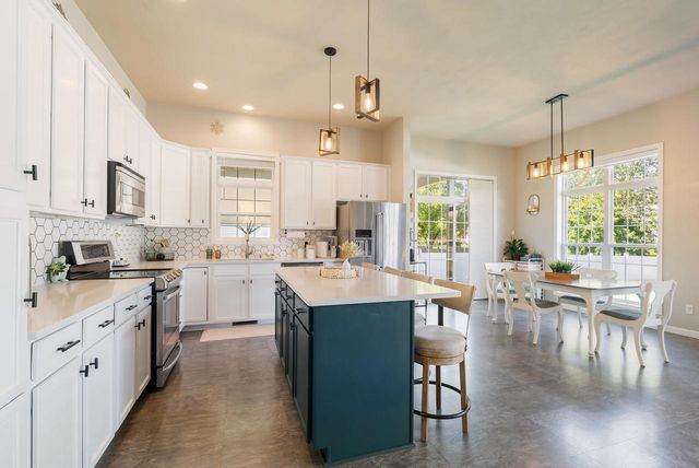 2184 W NOELLE LANE, Appleton, WI 54913