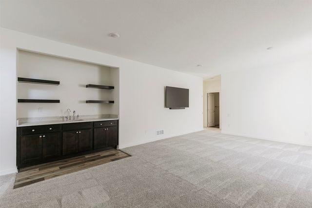 8924 Beery Place, Johnston, IA 50131