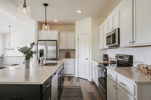 8924 Beery Place, Johnston, IA 50131