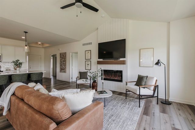 8924 Beery Place, Johnston, IA 50131