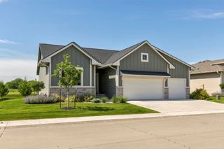 8924 Beery Place, Johnston, IA 50131