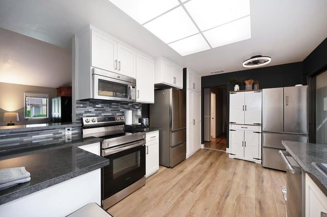 3175 Swallows Nest Dr, Sacramento, CA 95833