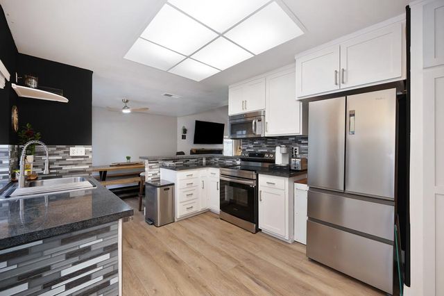 3175 Swallows Nest Dr, Sacramento, CA 95833