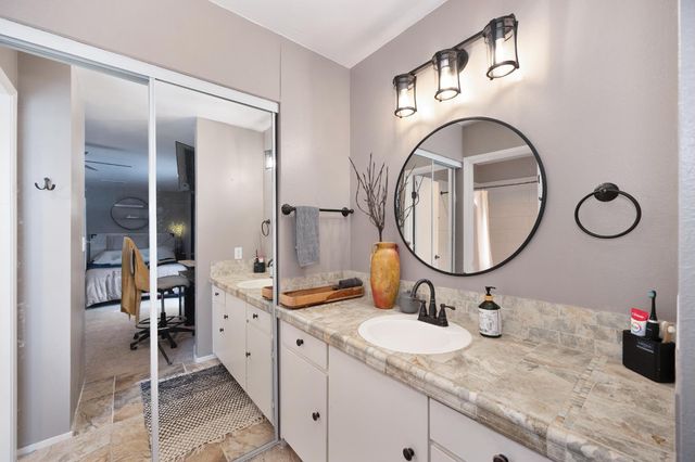 3175 Swallows Nest Dr, Sacramento, CA 95833