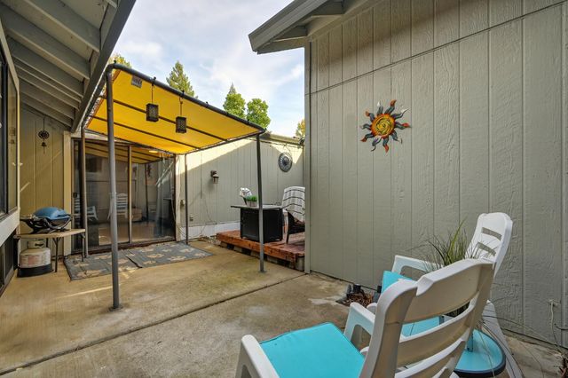 3175 Swallows Nest Dr, Sacramento, CA 95833