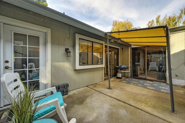 3175 Swallows Nest Dr, Sacramento, CA 95833