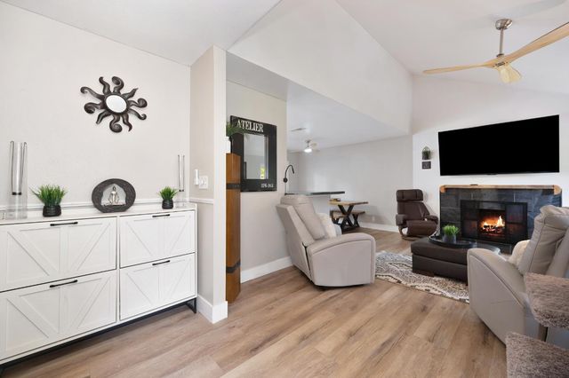 3175 Swallows Nest Dr, Sacramento, CA 95833