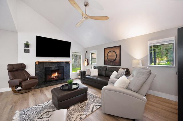 3175 Swallows Nest Dr, Sacramento, CA 95833