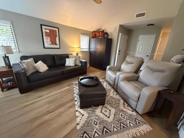 3175 Swallows Nest Dr, Sacramento, CA 95833