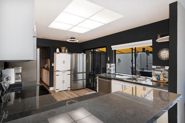 3175 Swallows Nest Dr, Sacramento, CA 95833