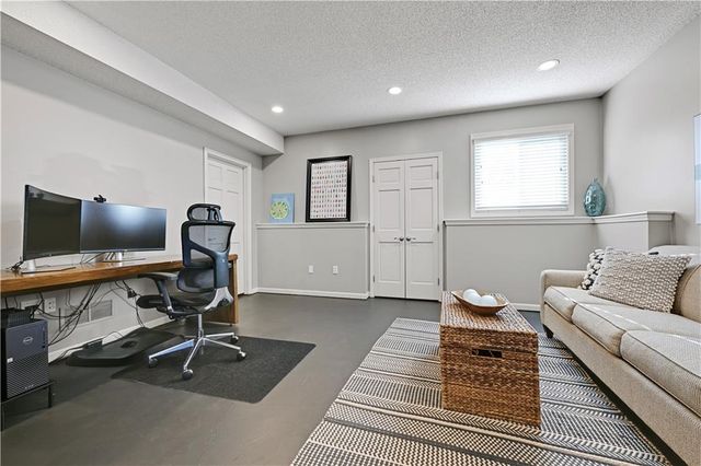 17840 Garnett Street, Overland Park, KS 66221