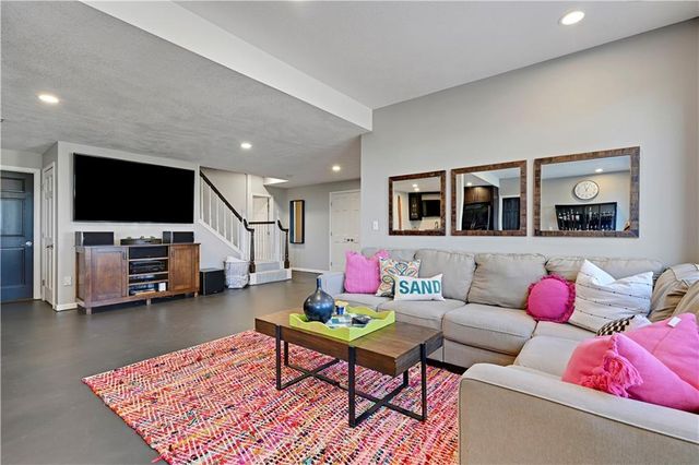 17840 Garnett Street, Overland Park, KS 66221