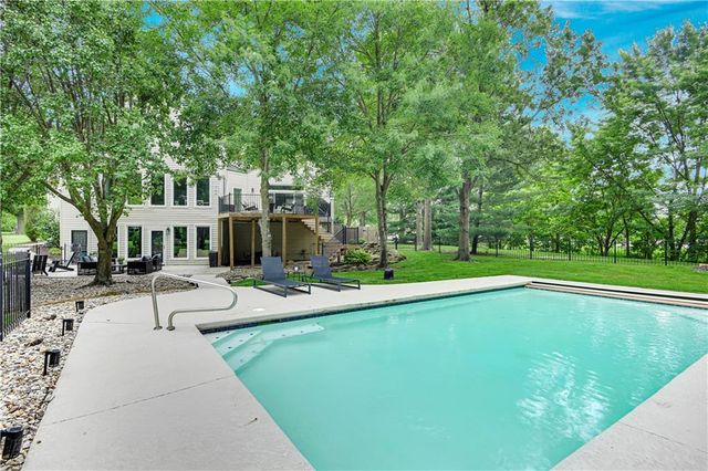 17840 Garnett Street, Overland Park, KS 66221