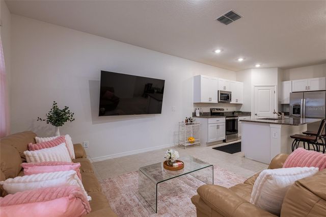 10807 E FORT WHITE COURT, Tampa, FL 33647