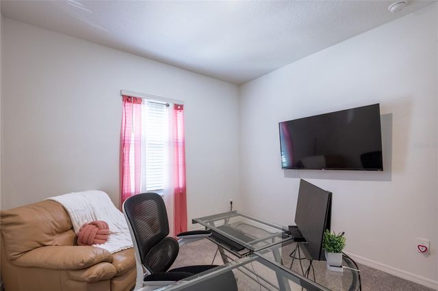 10807 E FORT WHITE COURT, Tampa, FL 33647