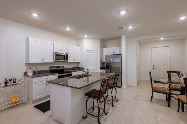 10807 E FORT WHITE COURT, Tampa, FL 33647