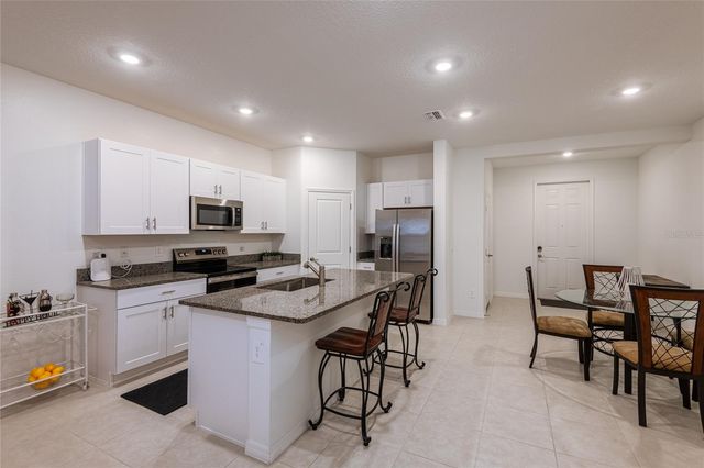10807 E FORT WHITE COURT, Tampa, FL 33647