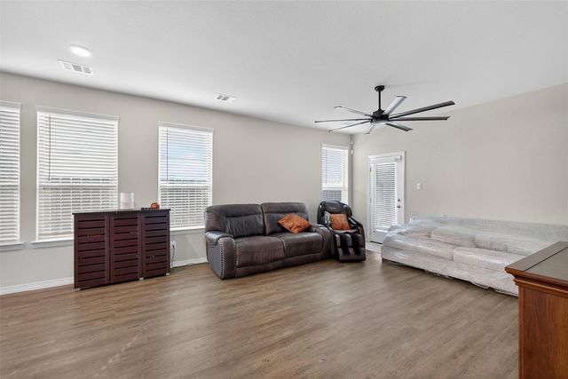 186 Lucky Manor Lane, La Porte, TX 77571