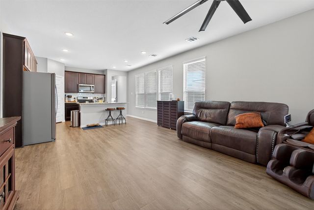 186 Lucky Manor Lane, La Porte, TX 77571