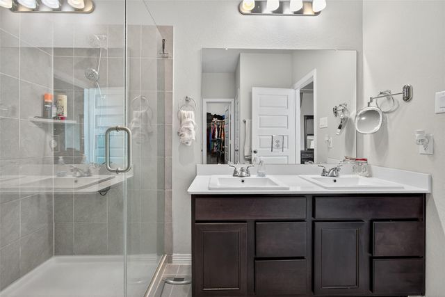 186 Lucky Manor Lane, La Porte, TX 77571