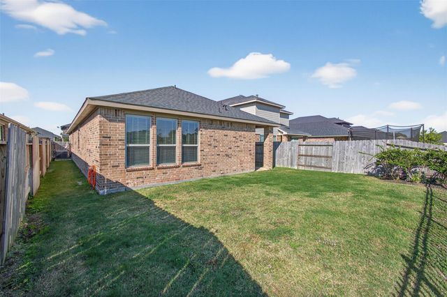 186 Lucky Manor Lane, La Porte, TX 77571