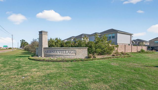 186 Lucky Manor Lane, La Porte, TX 77571