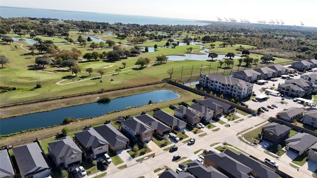 186 Lucky Manor Lane, La Porte, TX 77571