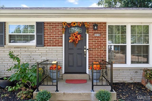 3228 Lin Tel Road, St Louis, MO 63125