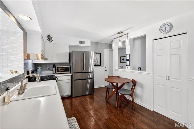 3228 Lin Tel Road, St Louis, MO 63125