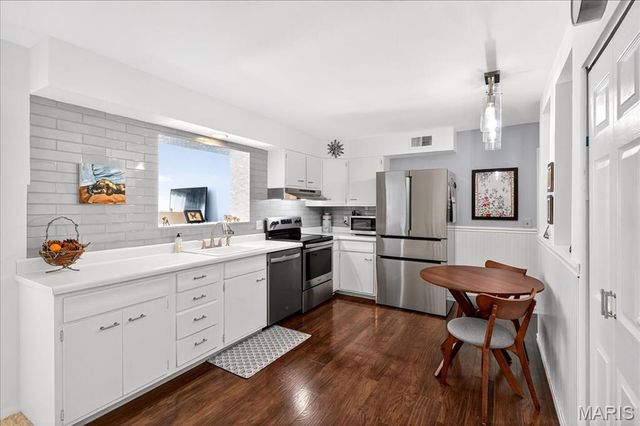 3228 Lin Tel Road, St Louis, MO 63125