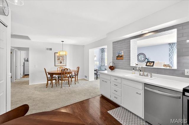 3228 Lin Tel Road, St Louis, MO 63125