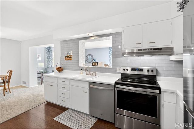 3228 Lin Tel Road, St Louis, MO 63125