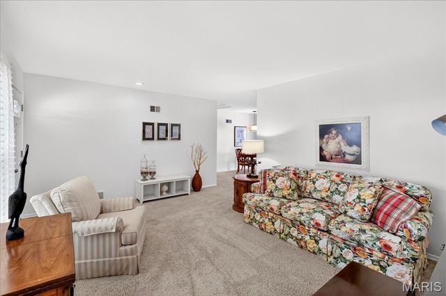 3228 Lin Tel Road, St Louis, MO 63125