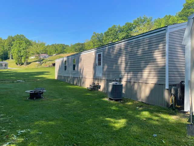 2003 Centerville Road, West Liberty, KY 41472