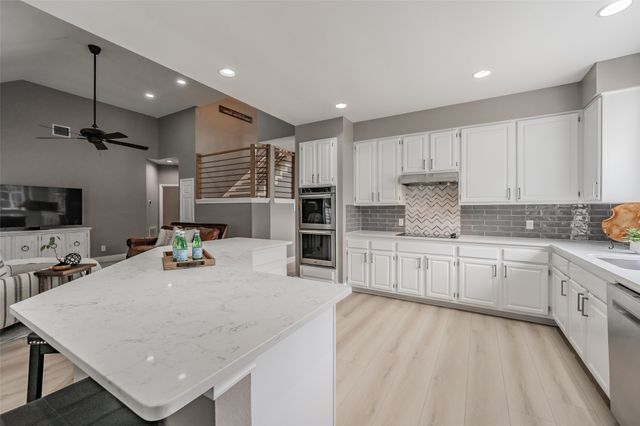 509 Aurora Drive, Euless, TX 76039