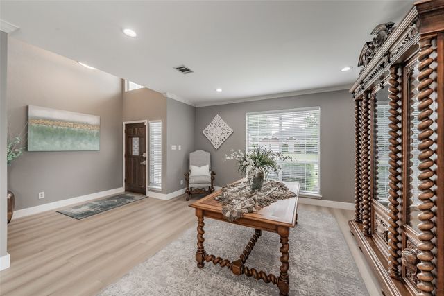 509 Aurora Drive, Euless, TX 76039