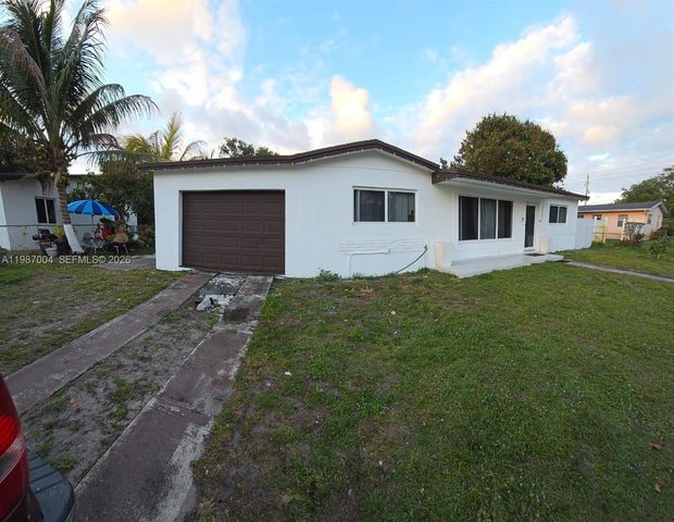 2011 NW 178th St, Miami Gardens, FL 33056