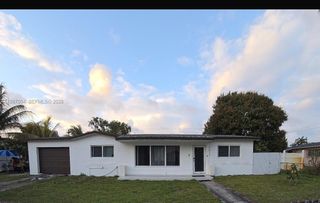 2011 NW 178th St, Miami Gardens, FL 33056