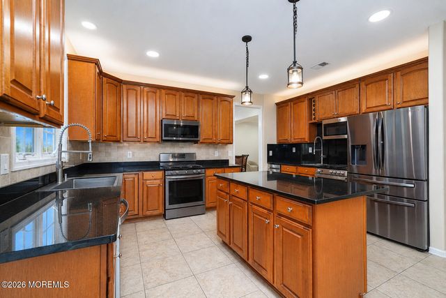132 Adams Way, Jackson, NJ 08527