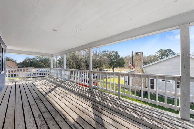 374 Harbor View Drive, Livingston, TX 77351