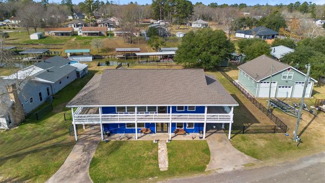 374 Harbor View Drive, Livingston, TX 77351