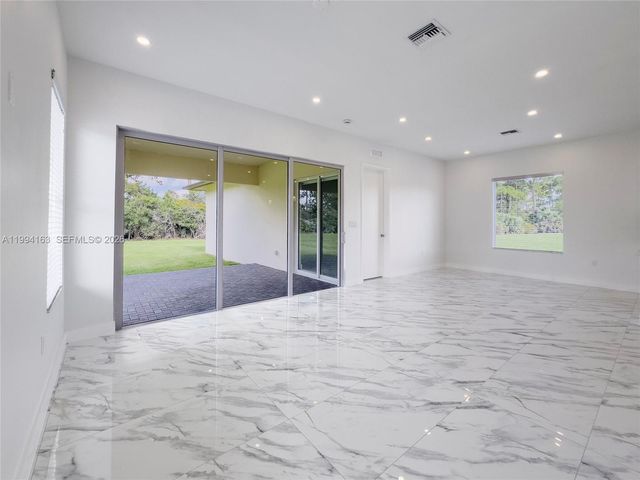 312 SE Via Sangro, Port St. Lucie, Port St Lucie, FL 34952