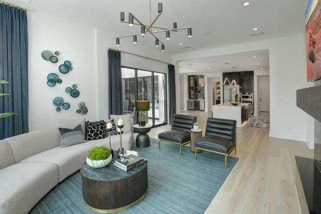 122 Crosswater LN, Dripping Springs, TX 78620