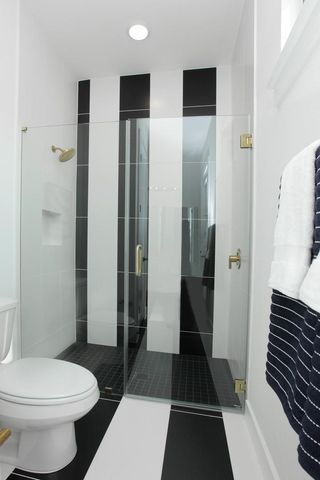 122 Crosswater LN, Dripping Springs, TX 78620